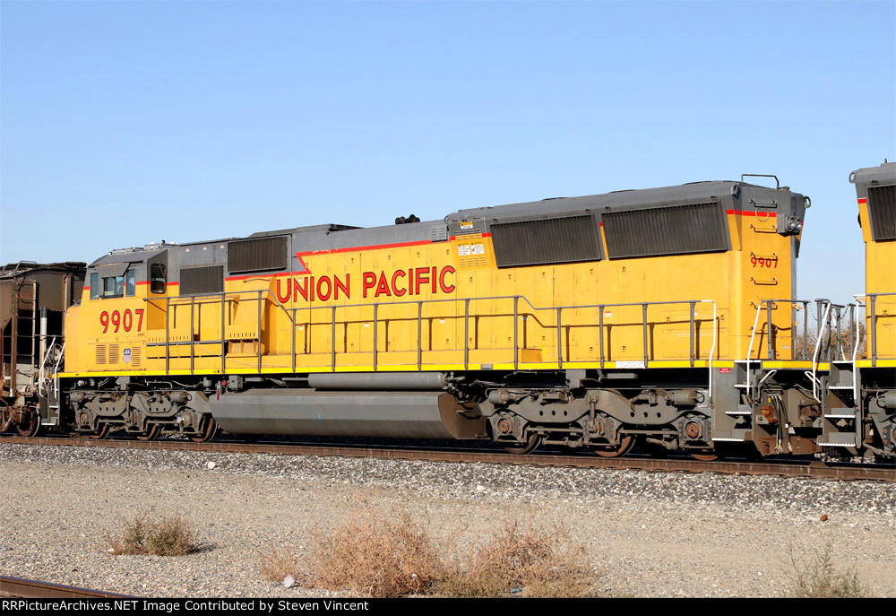 Union Pacific SD59MX #9907